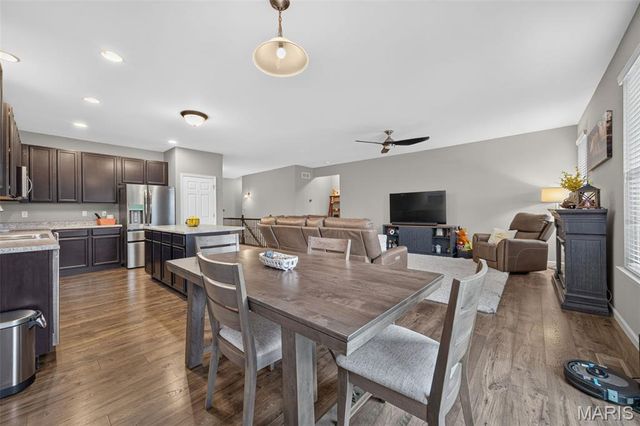 248 Thorn Brook Drive, O'fallon, MO 63366