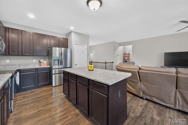 248 Thorn Brook Drive, O'fallon, MO 63366
