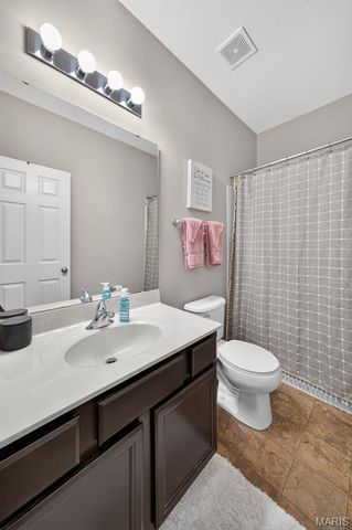 248 Thorn Brook Drive, O'fallon, MO 63366