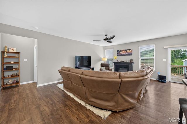 248 Thorn Brook Drive, O'fallon, MO 63366