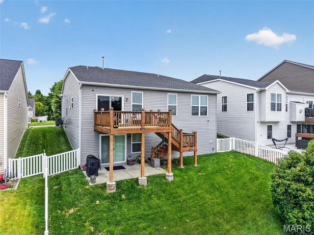 248 Thorn Brook Drive, O'fallon, MO 63366