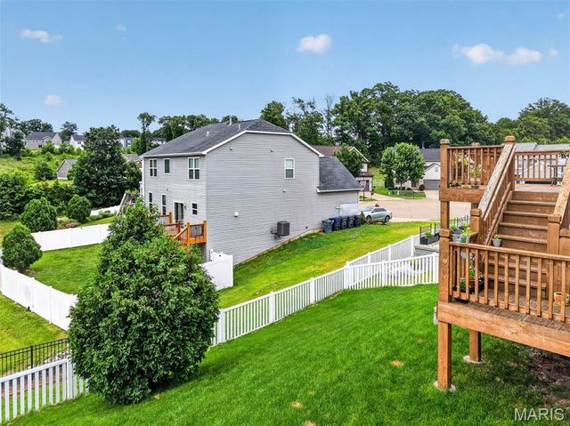 248 Thorn Brook Drive, O'fallon, MO 63366