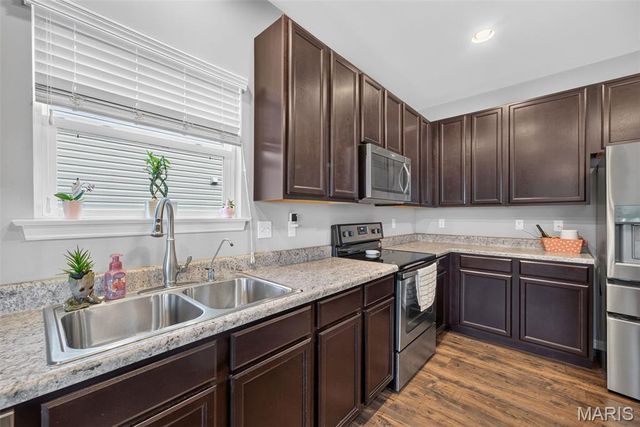 248 Thorn Brook Drive, O'fallon, MO 63366