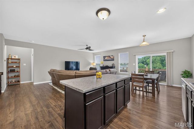 248 Thorn Brook Drive, O'fallon, MO 63366