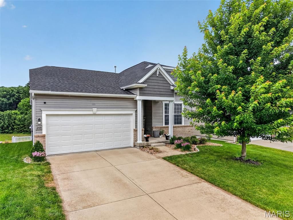248 Thorn Brook Drive, O'fallon, MO 63366