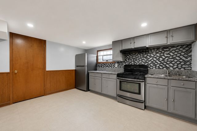6452 S Knox Avenue, Chicago, IL 60629