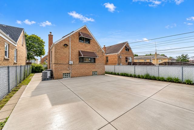 6452 S Knox Avenue, Chicago, IL 60629