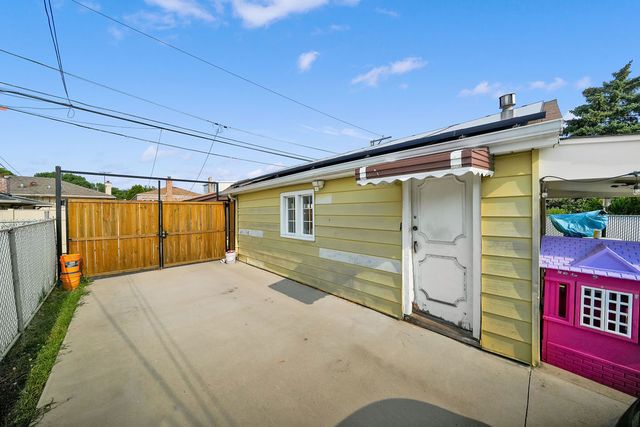 6452 S Knox Avenue, Chicago, IL 60629