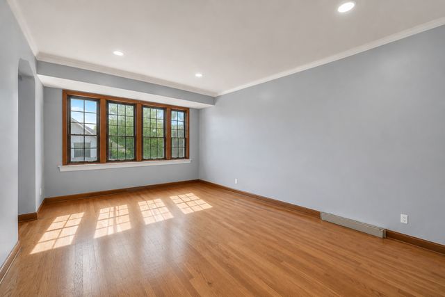 6452 S Knox Avenue, Chicago, IL 60629