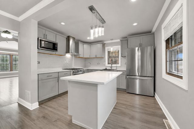 6452 S Knox Avenue, Chicago, IL 60629