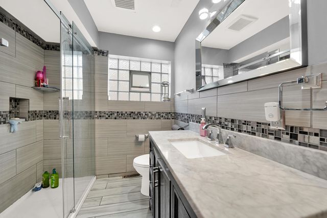 6452 S Knox Avenue, Chicago, IL 60629