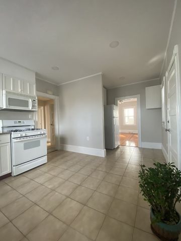 29 Fairview St 1, Dedham, MA 02026