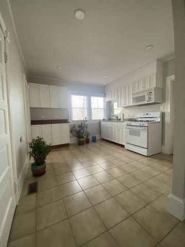 29 Fairview St 1, Dedham, MA 02026
