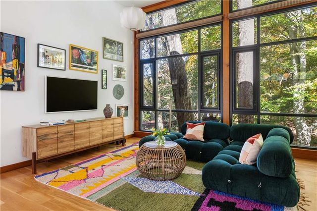 515 Claire NE Drive, Atlanta, GA 30307