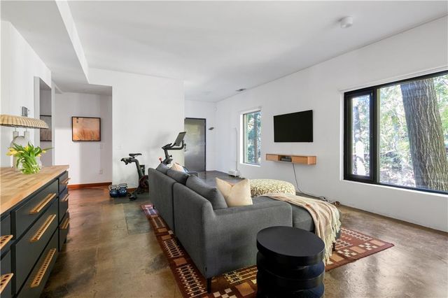 515 Claire NE Drive, Atlanta, GA 30307