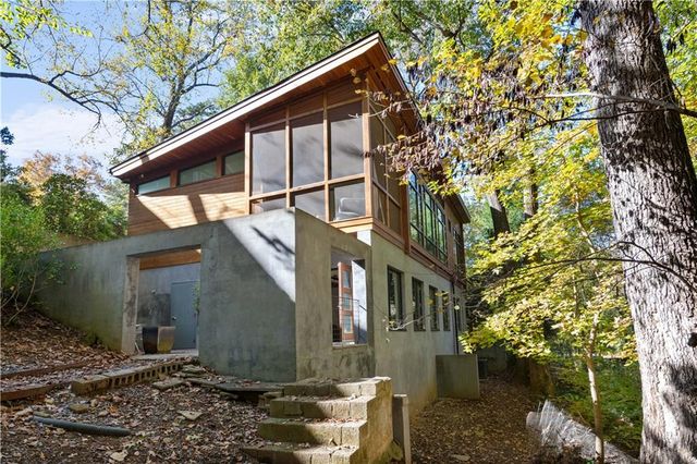 515 Claire NE Drive, Atlanta, GA 30307