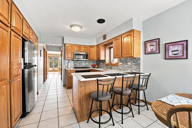 6010 S Mobile Avenue, Chicago, IL 60638