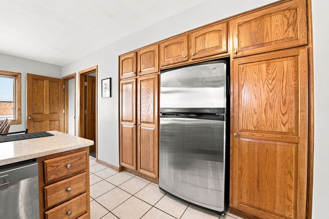 6010 S Mobile Avenue, Chicago, IL 60638