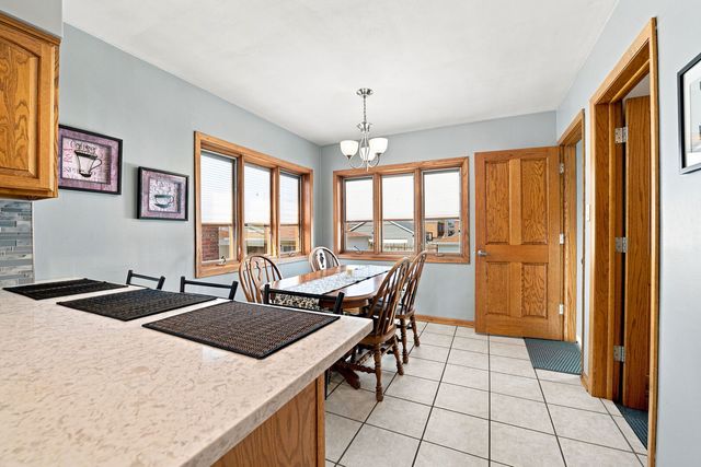6010 S Mobile Avenue, Chicago, IL 60638