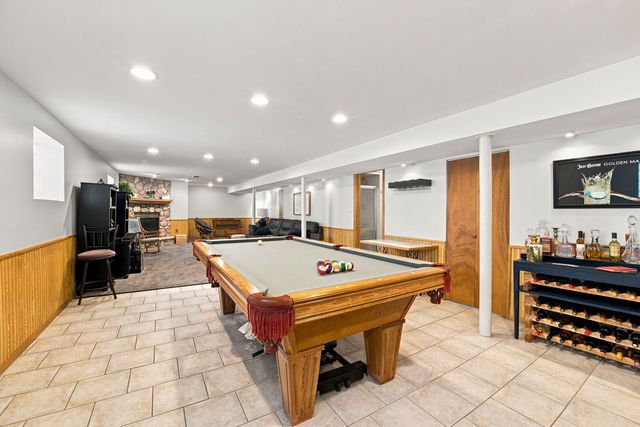 6010 S Mobile Avenue, Chicago, IL 60638