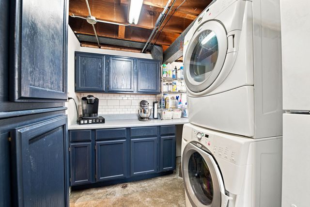6010 S Mobile Avenue, Chicago, IL 60638