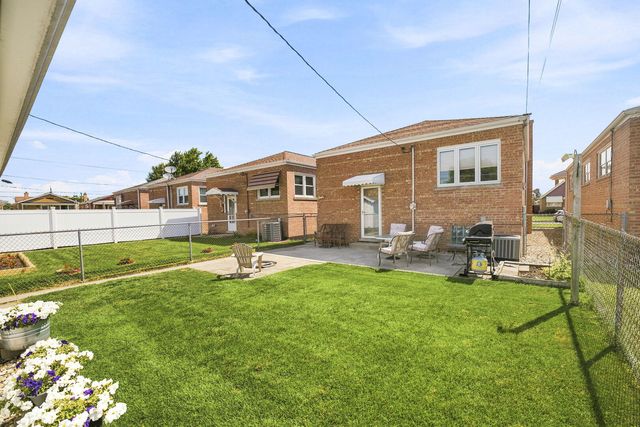 6010 S Mobile Avenue, Chicago, IL 60638