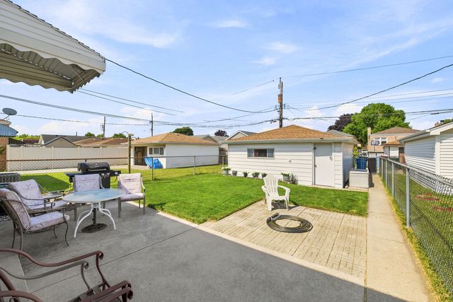 6010 S Mobile Avenue, Chicago, IL 60638