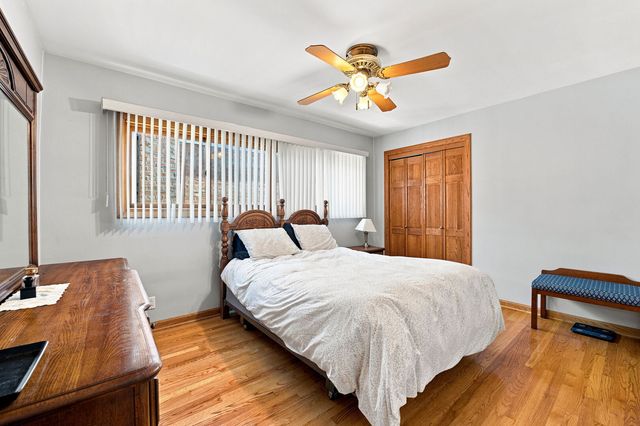 6010 S Mobile Avenue, Chicago, IL 60638