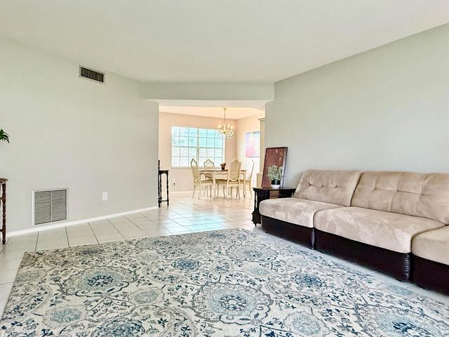 4401 NW 41st Street 104, Lauderdale Lakes, FL 33319