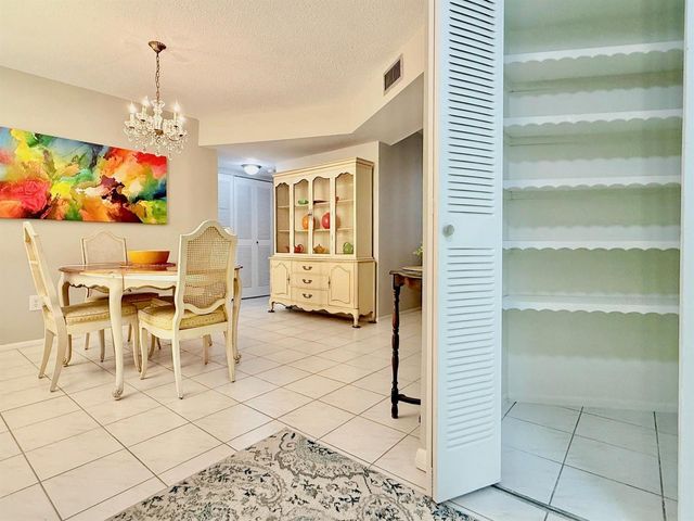 4401 NW 41st Street 104, Lauderdale Lakes, FL 33319