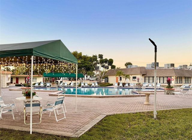 4401 NW 41st Street 104, Lauderdale Lakes, FL 33319