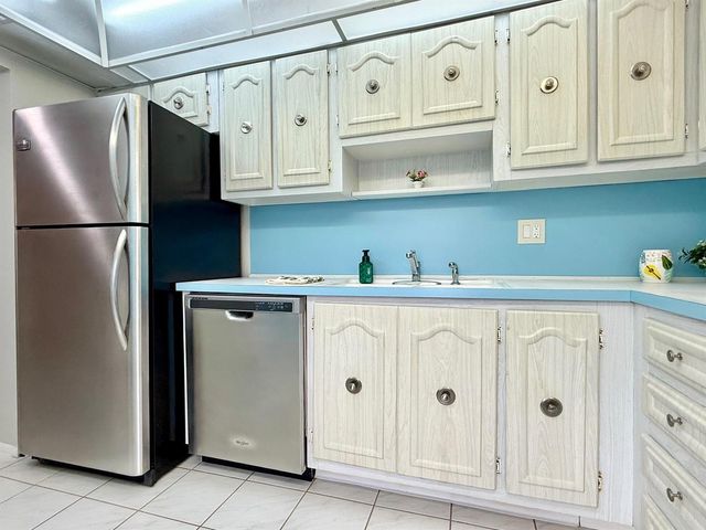 4401 NW 41st Street 104, Lauderdale Lakes, FL 33319