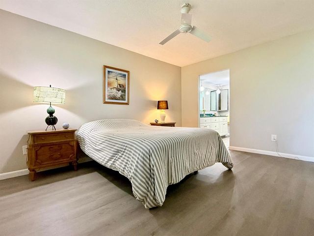 4401 NW 41st Street 104, Lauderdale Lakes, FL 33319