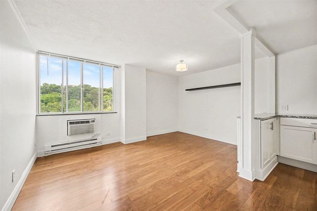 1050 Wall 3B, Ann Arbor, MI 48105