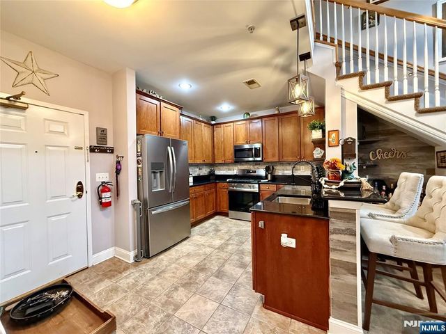 6409 Brookhaven Court, Riverdale Borough, NJ 07457