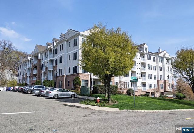 6409 Brookhaven Court, Riverdale Borough, NJ 07457