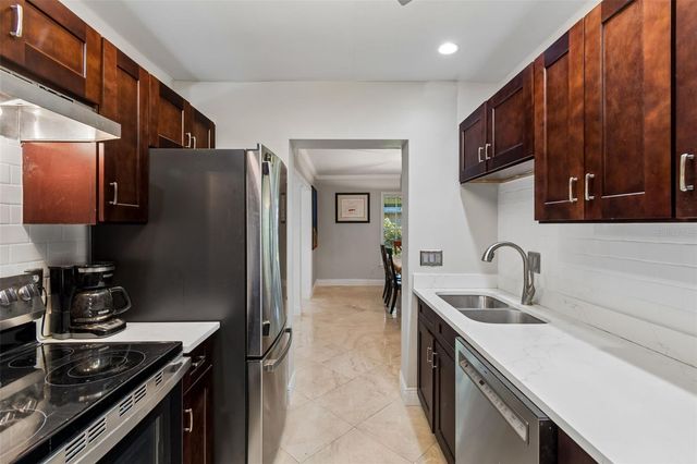 4420 W SAN CARLOS STREET, Tampa, FL 33629