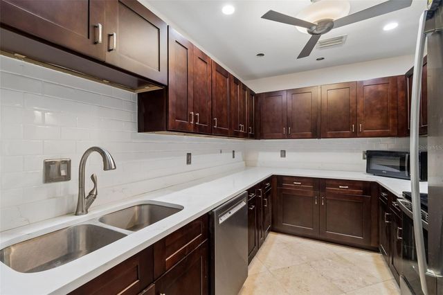 4420 W SAN CARLOS STREET, Tampa, FL 33629