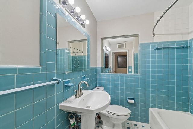 4420 W SAN CARLOS STREET, Tampa, FL 33629