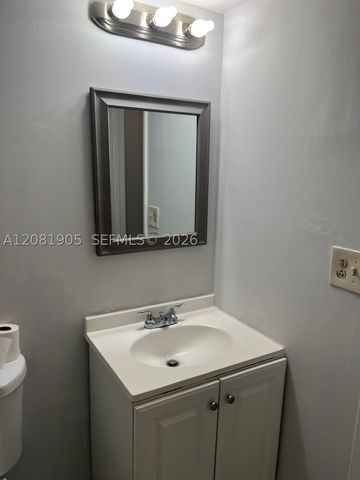 2701 Riverside Dr 203-B, Coral Springs, FL 33065