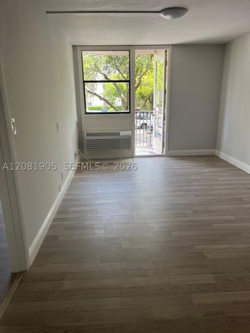 2701 Riverside Dr 203-B, Coral Springs, FL 33065