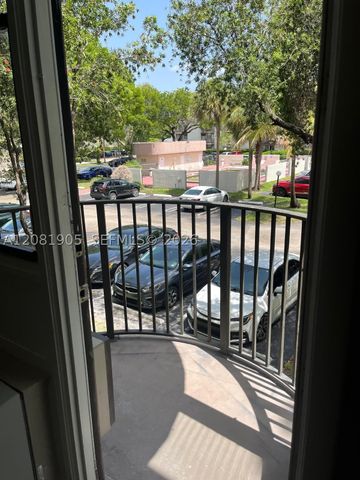 2701 Riverside Dr 203-B, Coral Springs, FL 33065
