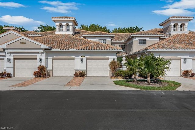 3945 Deer Crossing CT # 203, Naples, FL 34114