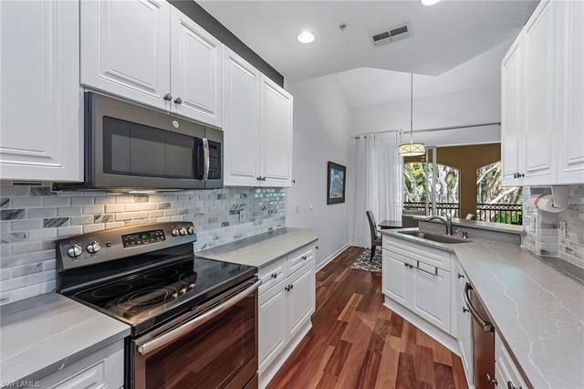 3945 Deer Crossing CT # 203, Naples, FL 34114