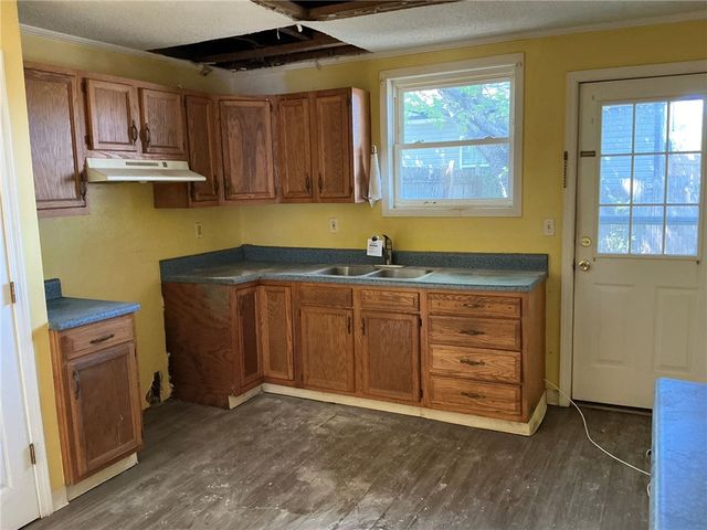 503 East South 6th Street Street, Seneca, SC 29678