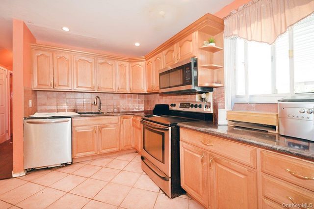 313 Warren Street, West Babylon, NY 11704