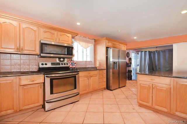 313 Warren Street, West Babylon, NY 11704