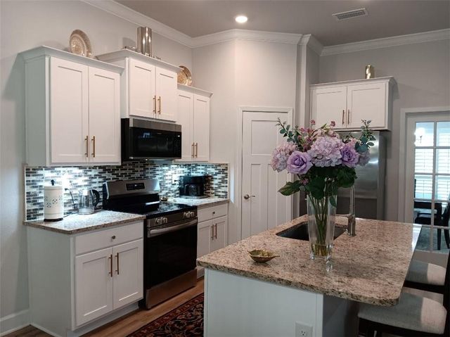 9246 O'fallon N Drive, Mobile, AL 36695