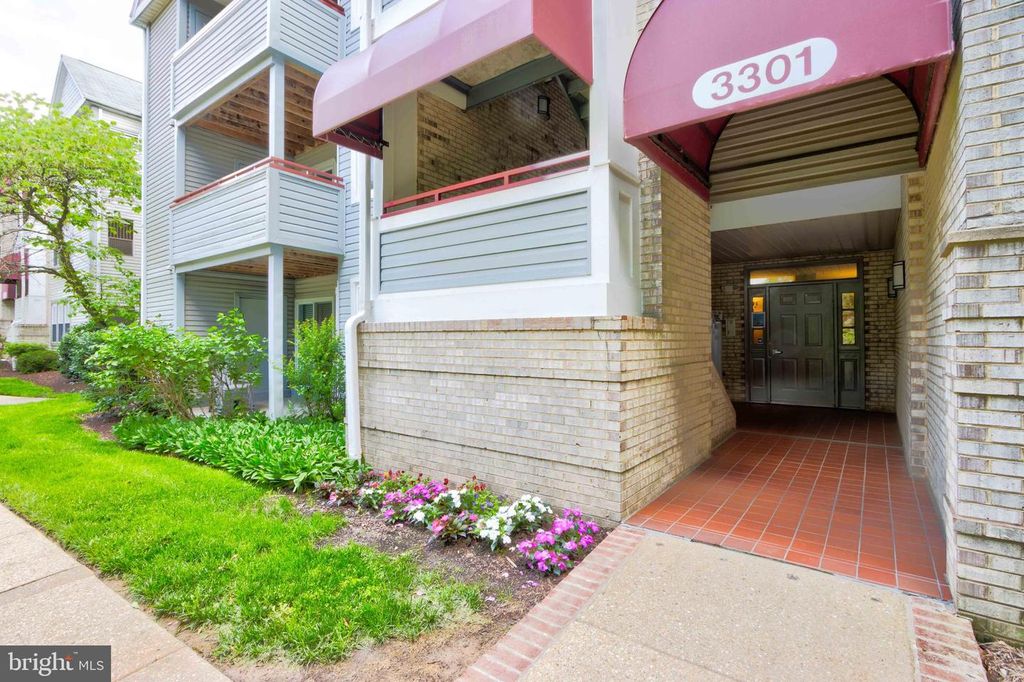 3301 SIR THOMAS DR #6-B-34, Silver Spring, MD 20904