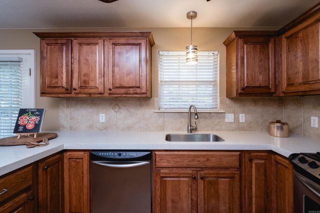 199 Diamond Point Drive, Maumelle, AR 72113